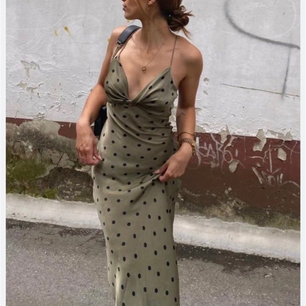 NWT! Stunning silky dress